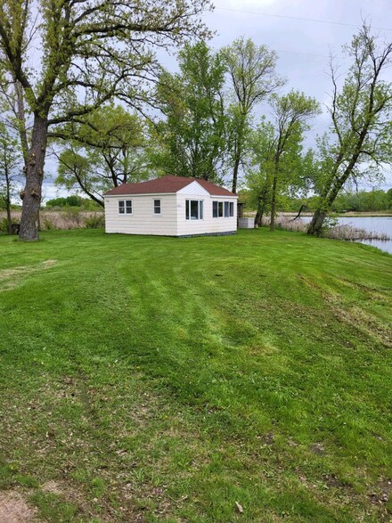 11773 Hollister Ave NW, Annandale, MN 55302