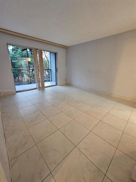 1250 NE 125th St Unit 202C, North Miami, FL 33161