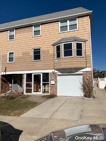 1575 216th St, Bayside, NY 11360