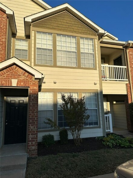 4190 NW Meadow Creek Cir Unit 202, Fayetteville, AR 72703