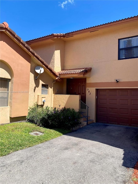 943 SW 113th Terrace, Pembroke Pines, FL 33025