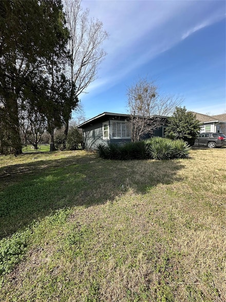 1032 Osborne Ln, Fort Worth, TX 76112