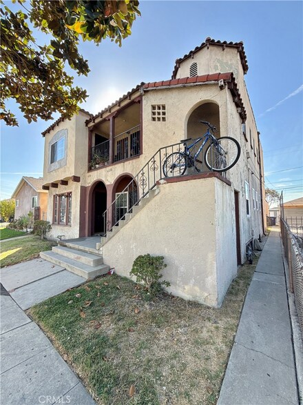 6120 Easton St, Los Angeles, CA 90022