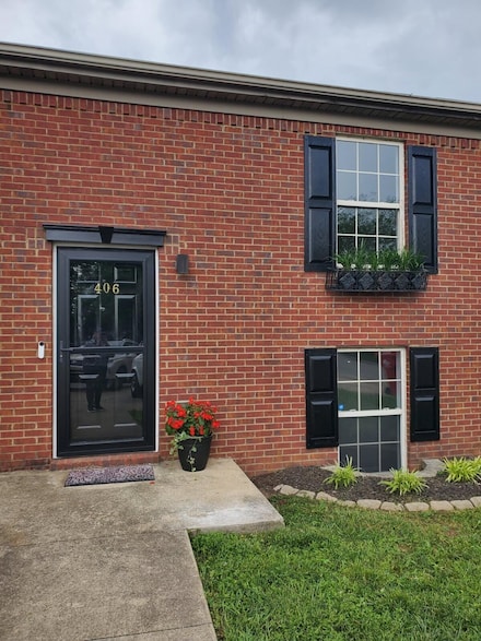 406 Platt Dr, Nicholasville, KY 40356