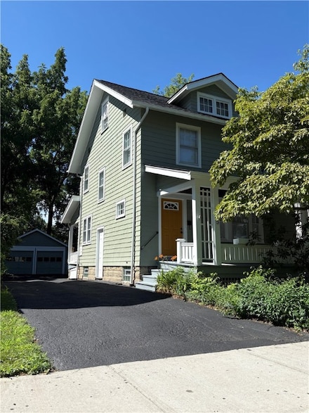 185 Raeburn Ave, Rochester, NY 14619