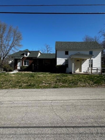 304 N Mill St Unit A-D, Marshfield, MO 65706