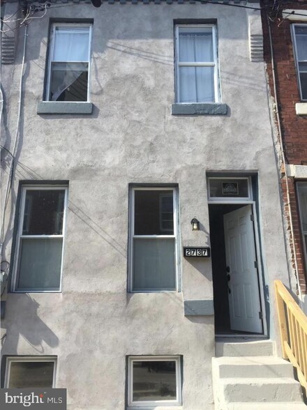 2737 Latona St, Philadelphia, PA 19146