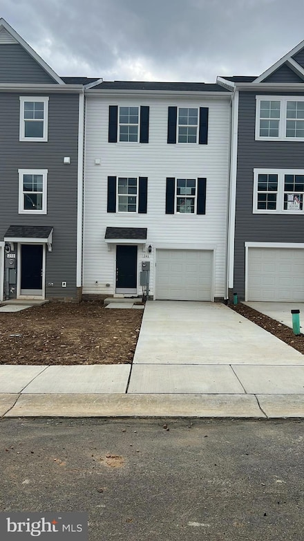 246 Clifton Manor, Falling Waters, WV 25419