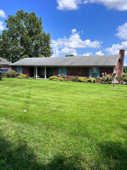 1094 Hazel Dr, Lawrenceburg, KY 40342