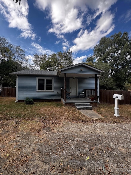 111 Magnolia Ln, Lancaster, SC 29720