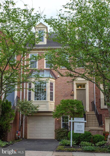 7697 Lavenham Landing, Alexandria, VA 22315