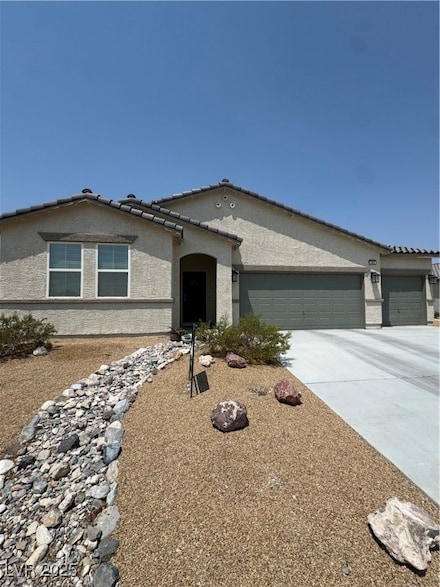 5562 S Chippewa St, Pahrump, NV 89061