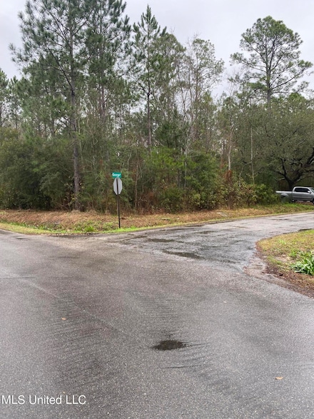 7096 George St, Bay Saint Louis, MS 39520