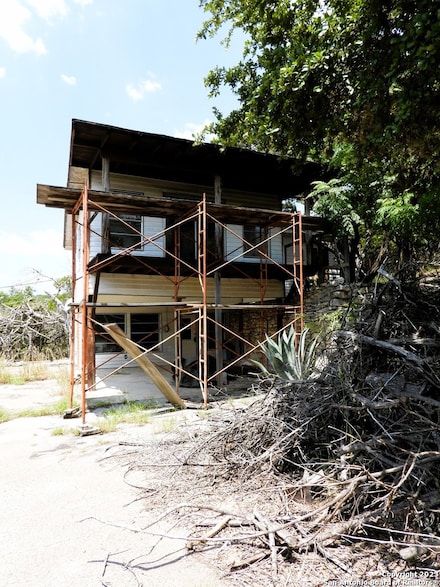 12684 Park Road 37, Lakehills, TX 78063
