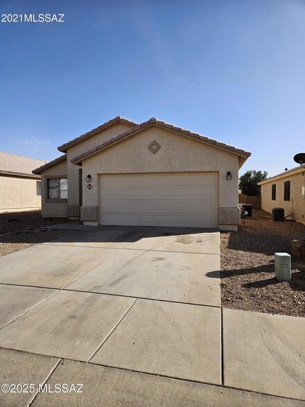 2541 W Cezanne Cir, Tucson, AZ 85741