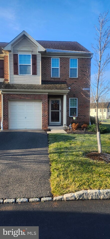 19 Sundance Dr, Trenton, NJ 08619