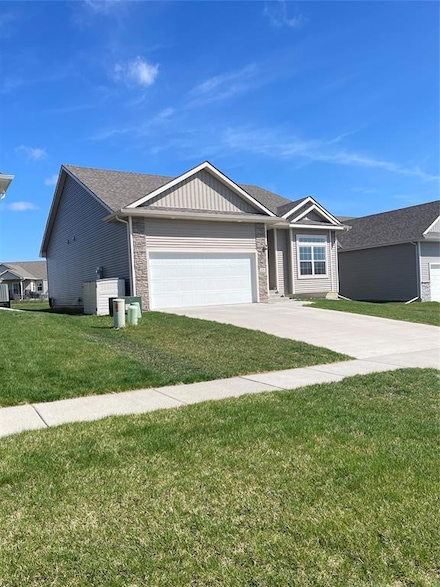 425 SE Hollow Ct, West Des Moines, IA 50265