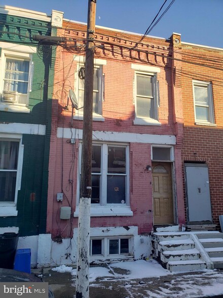 1725 N Bambrey St, Philadelphia, PA 19121