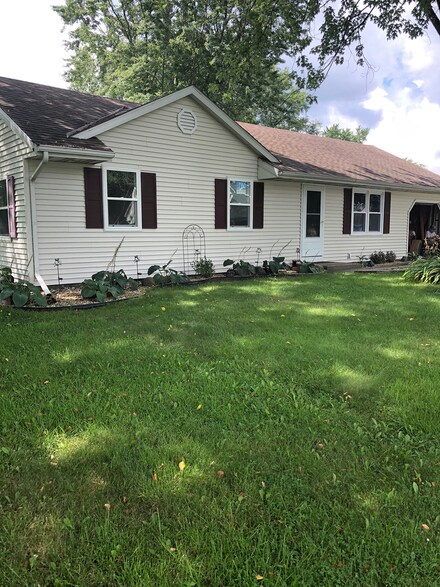 911 W Eureka St, Braidwood, IL 60408