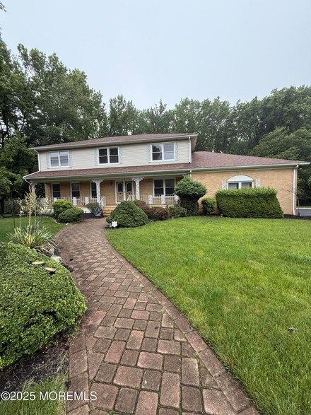 5 Northwoods Rd, Ocean, NJ 07712
