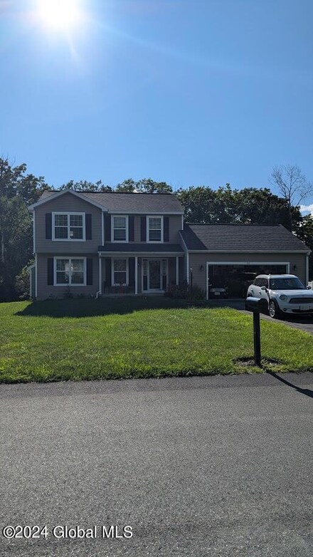 917 Ridgeview Cir, Castleton On Hudson, NY 12033