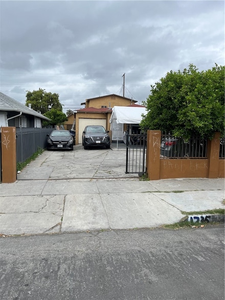 1725 W 38th St, Los Angeles, CA 90062