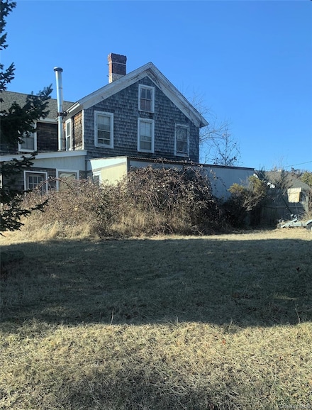 12 Pleasant Ave, Westhampton, NY 11977