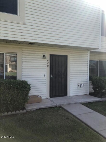 420 E Woodman Dr, Tempe, AZ 85283