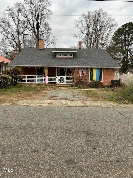 514 W 5th St, Siler City, NC 27344