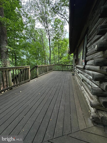 373 Inca Rd, Linden, VA 22642