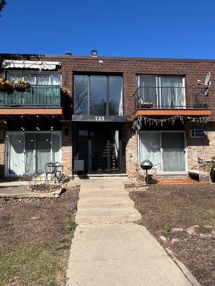 725 Grove Dr Unit 209, Buffalo Grove, IL 60089