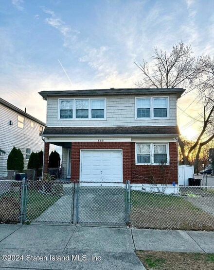 382 Adelaide Ave, Staten Island, NY 10306