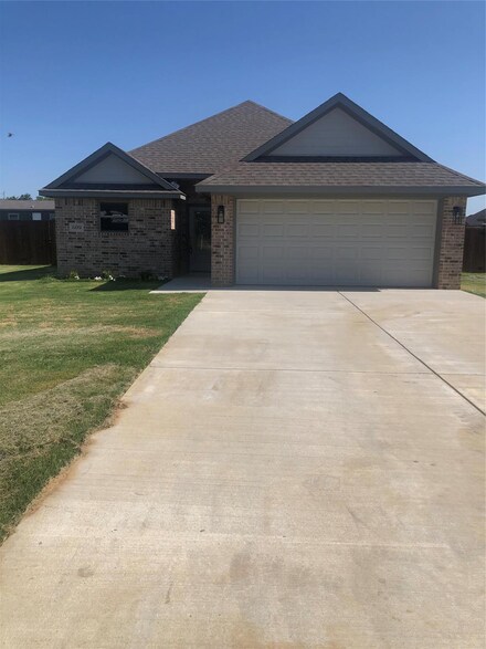 609 Copenhavr St, Pilot Point, TX 76258