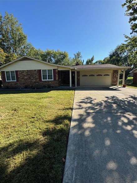 9 Adams Dr, Dexter, MO 63841