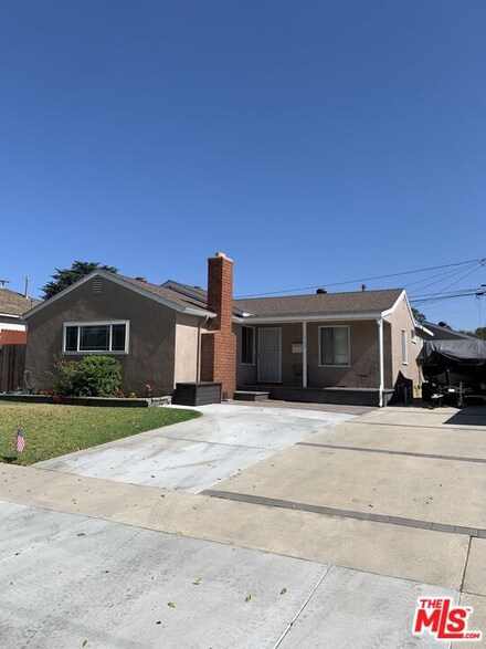 11713 Garetal St, Santa Fe Springs, CA 90670