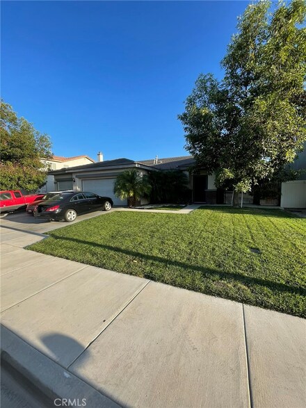 1326 Vanguard Ct, San Jacinto, CA 92582