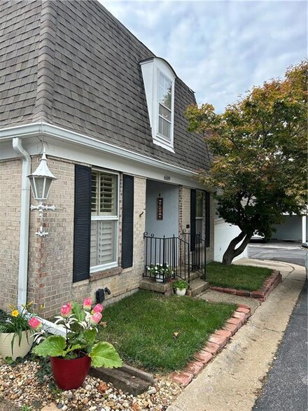 6509 W 87th St, Overland Park, KS 66212