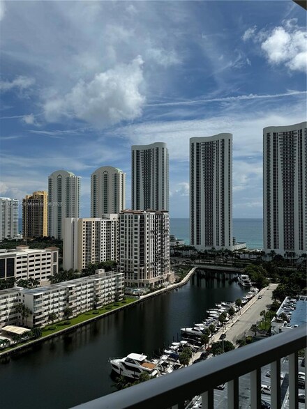 300 Bayview Dr Unit 1901, Sunny Isles Beach, FL 33160