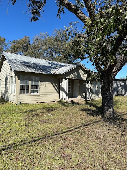 701 E Jefferson Ave, Whitney, TX 76692