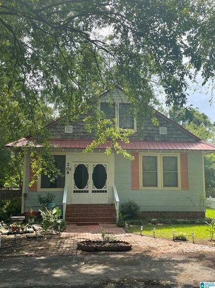 208 Pine St, Sylacauga, AL 35150