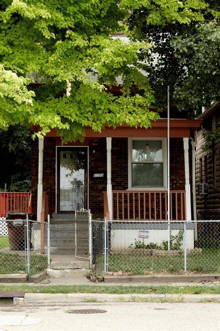 6036 Cedar Ave, Cincinnati, OH 45216
