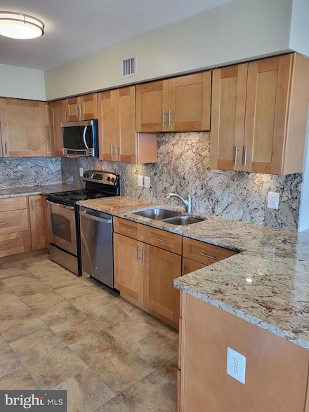 1300 Crystal Dr Unit 1404S, Arlington, VA 22202