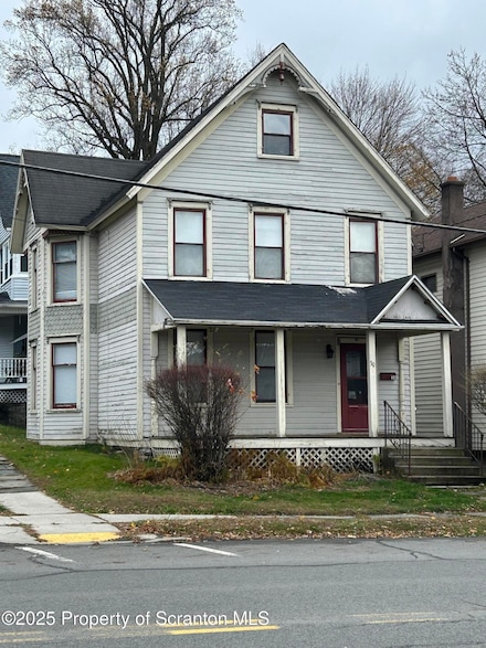 30 Belmont St, Carbondale, PA 18407