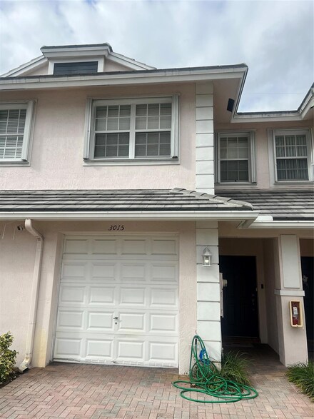 3015 NW 30th Way, Lauderdale Lakes, FL 33311