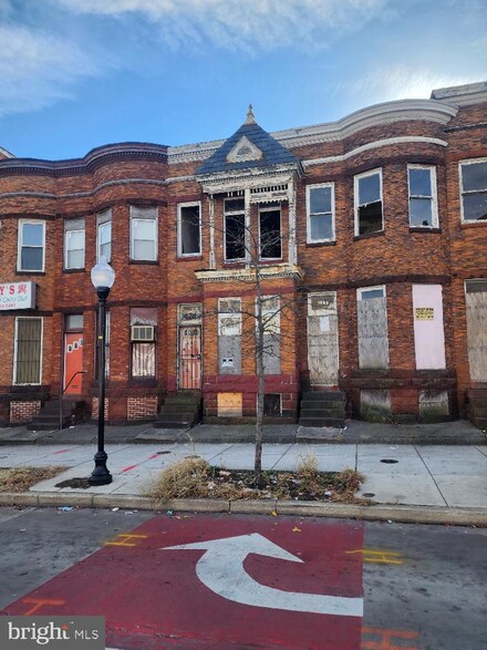 1807 W North Ave, Baltimore, MD 21217
