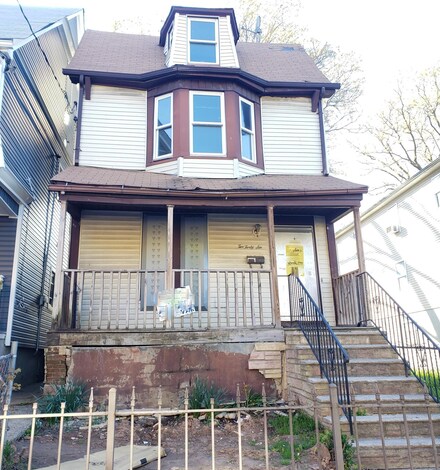 246 N 6th St, Newark, NJ 07107