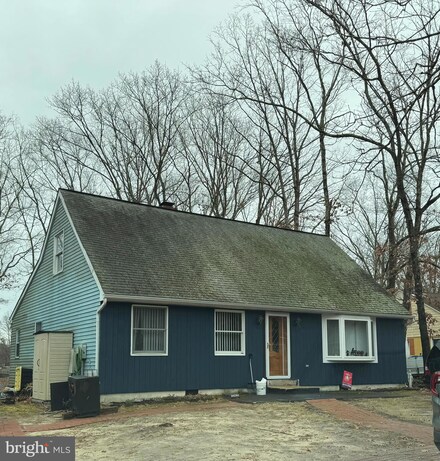 1438 Victory Ave, Williamstown, NJ 08094