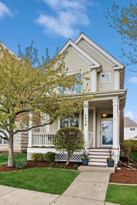 2638 W Lake Ave, Glenview, IL 60026