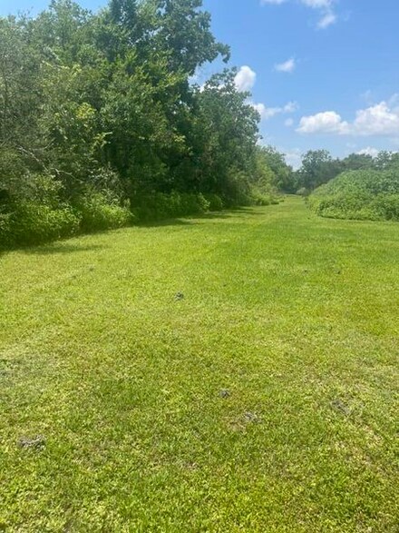 5529 S Tower Rd, Santa Fe, TX 77517
