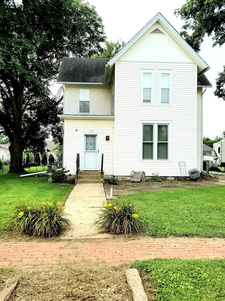 103 W 1st Ave, La Harpe, IL 61450